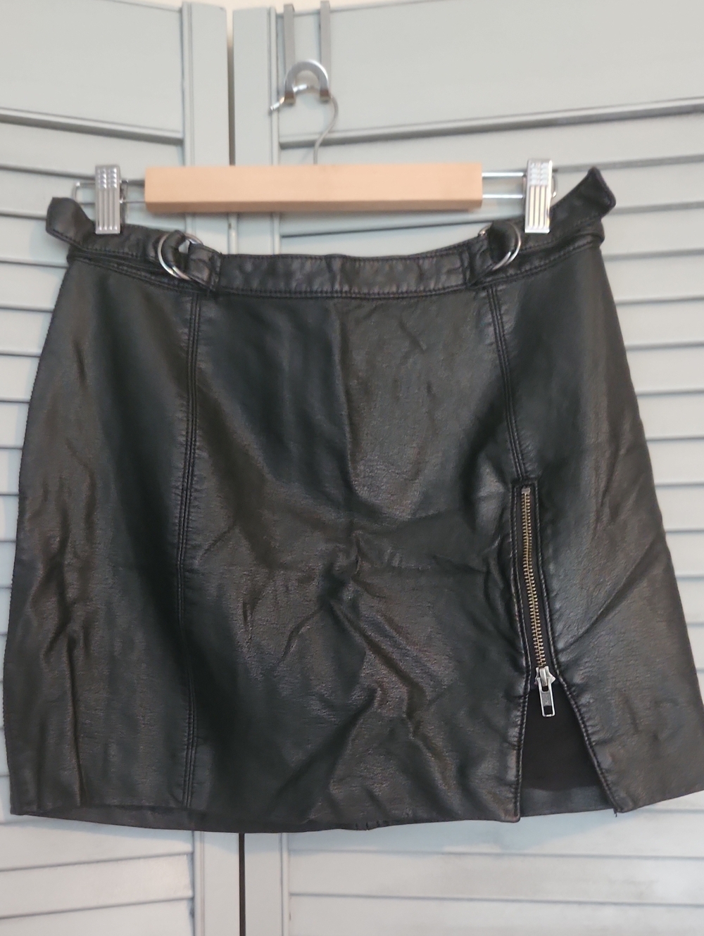Free People Mini Skirt Black Faux Leather Boho Biker Casual Concert Classic Sz 8
